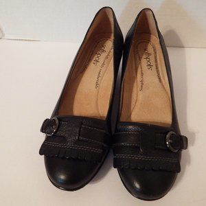 Black classic heels by Softspots- Brand New-Size 6.5 W